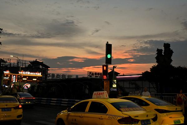 黄色法拉利！！！